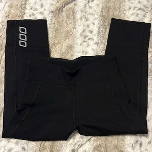 Lorna Jane Cropped Legging